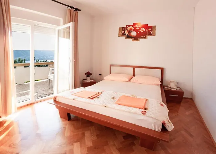 Apartments By The Sea Pag - 6448 Apartment Pag Town